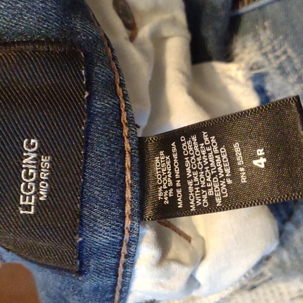 Gently used leggings mid rise size 4r Express jeans
